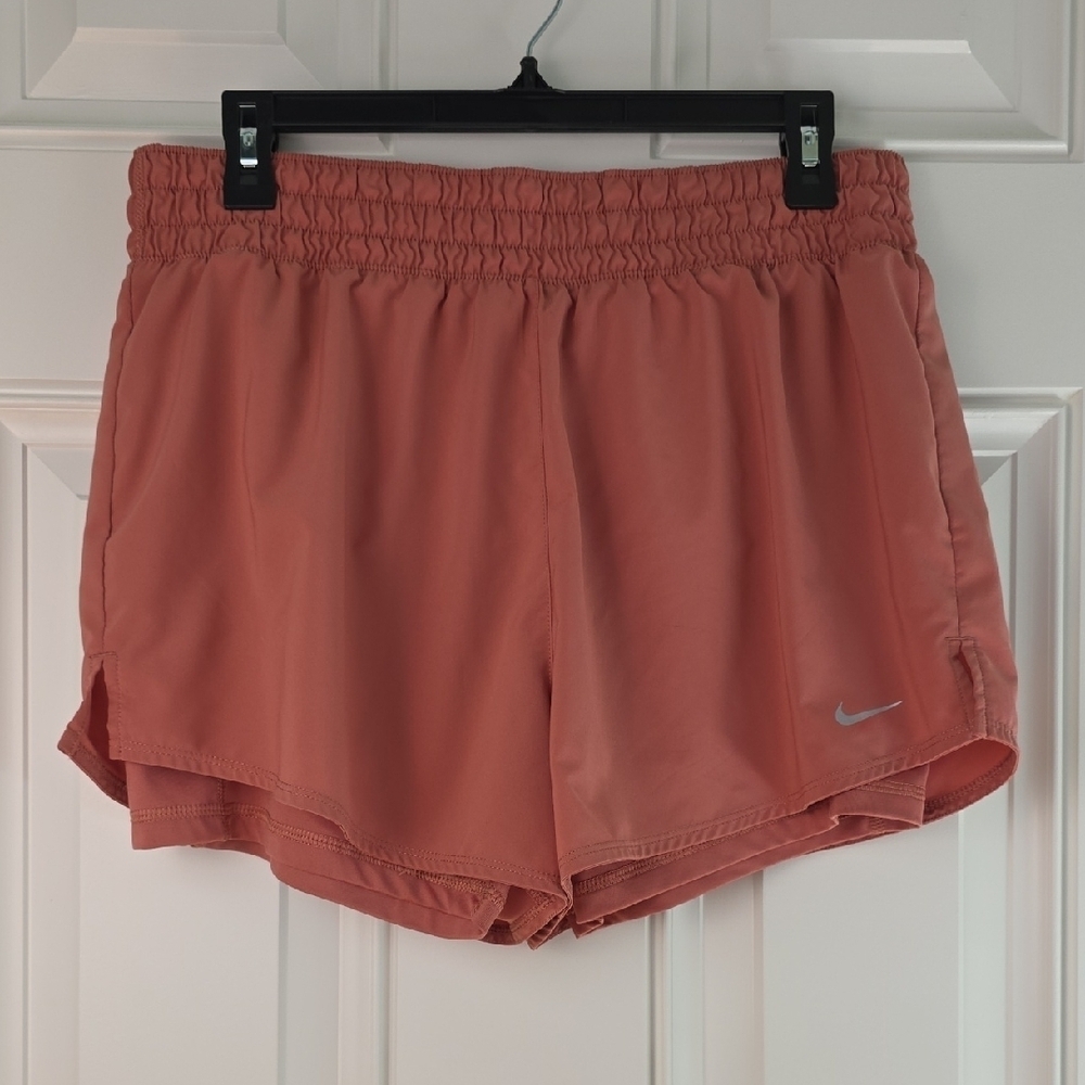 Nike Women's Peach Athletic Shorts. Size Large
